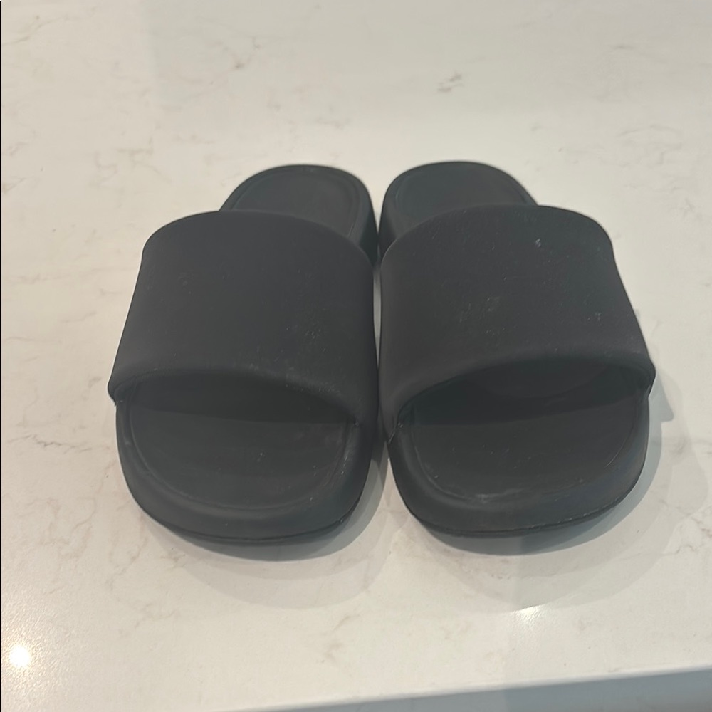 Lululemon Women’s Restfeel Slide Sandals size 6